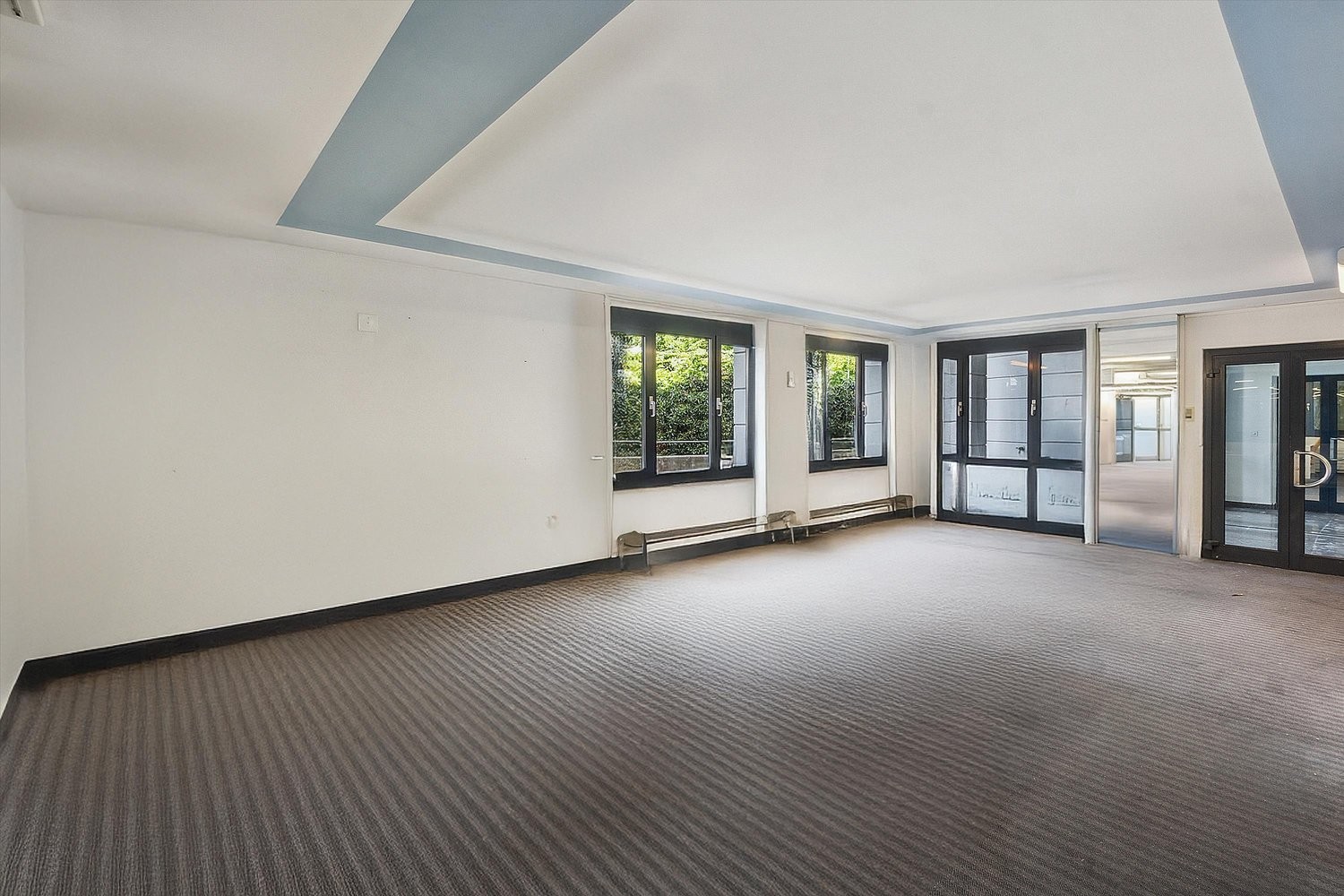 232m² commercial