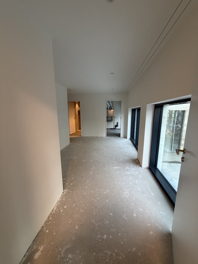 93m² commercial