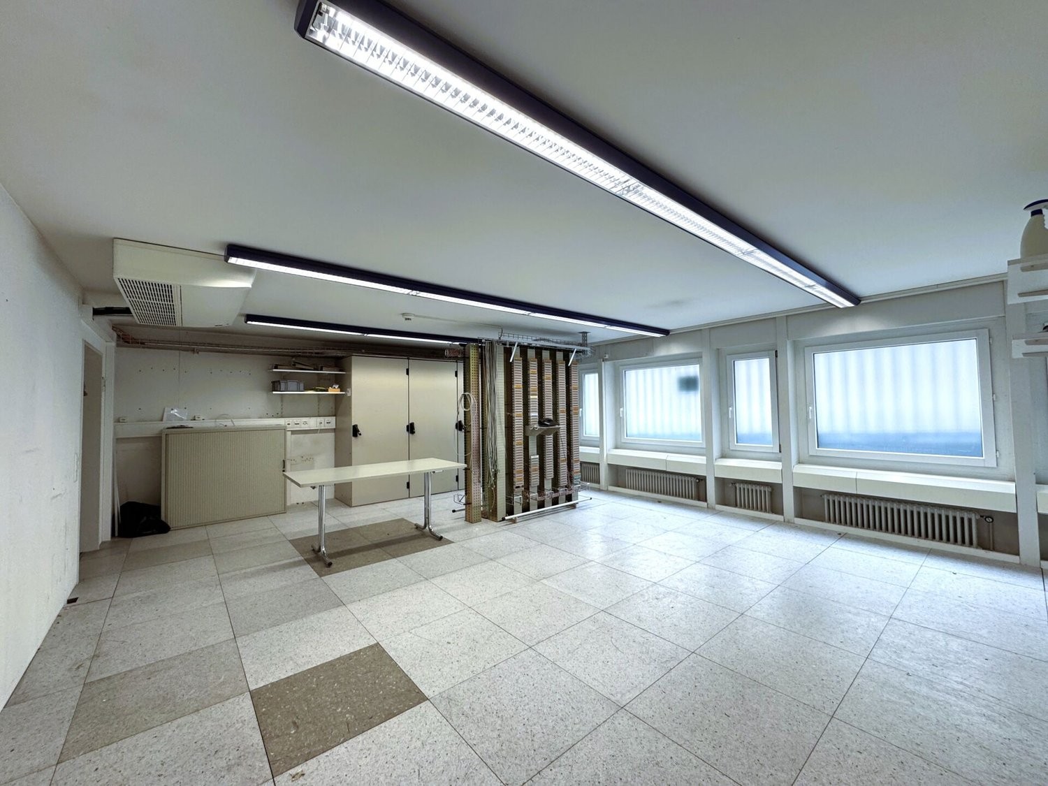 57m² commercial