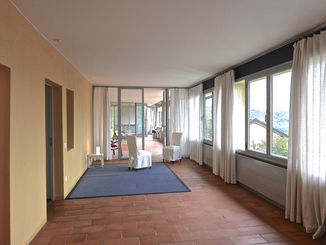 5 rooms apartment