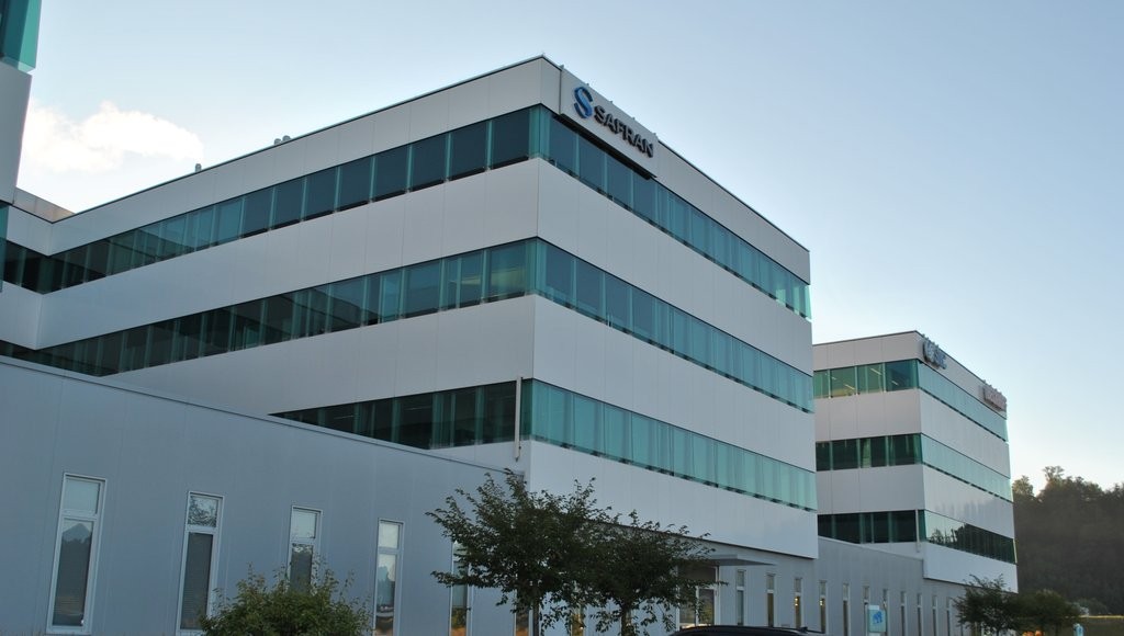 284m² office