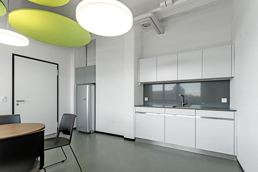 183m² office