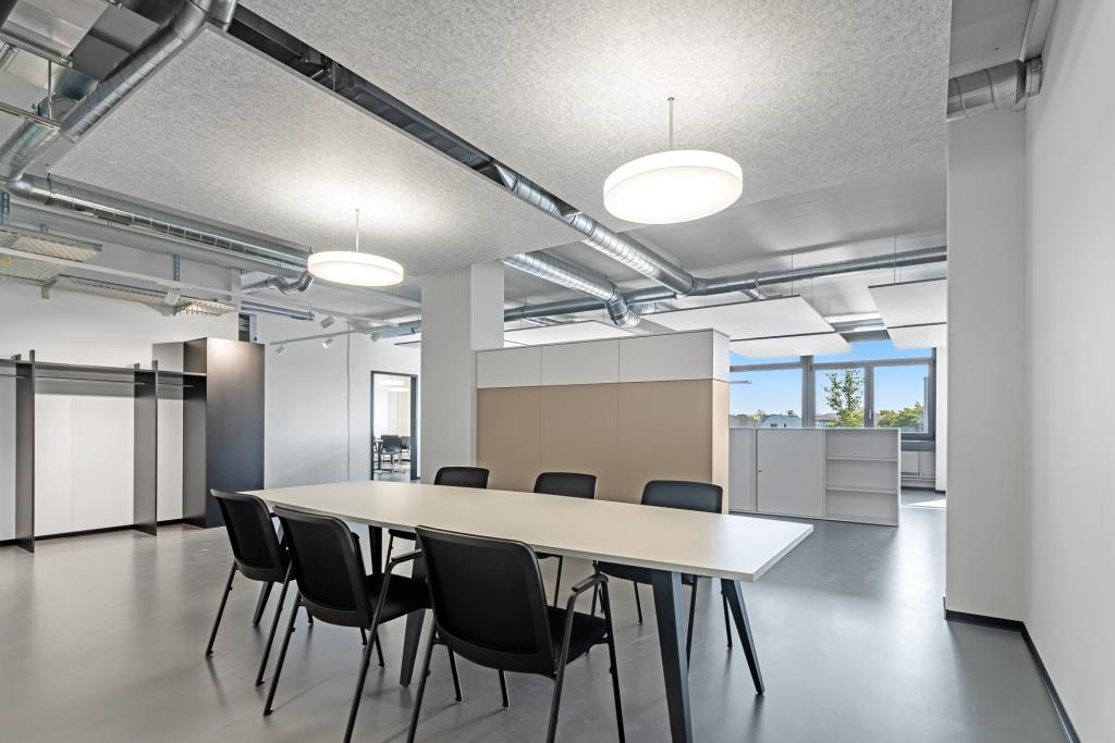 183m² office