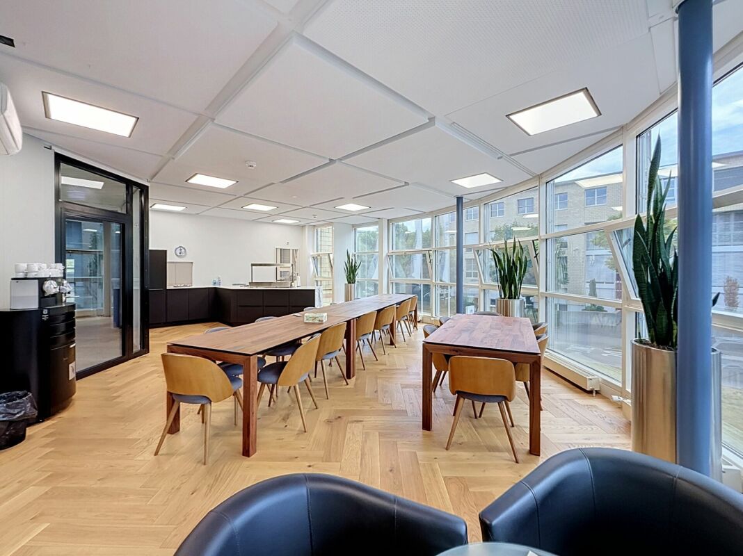 1238m² commercial