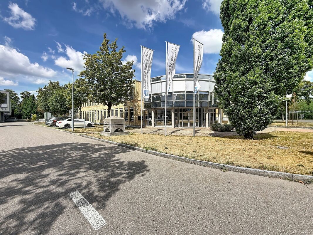 1238m² commercial