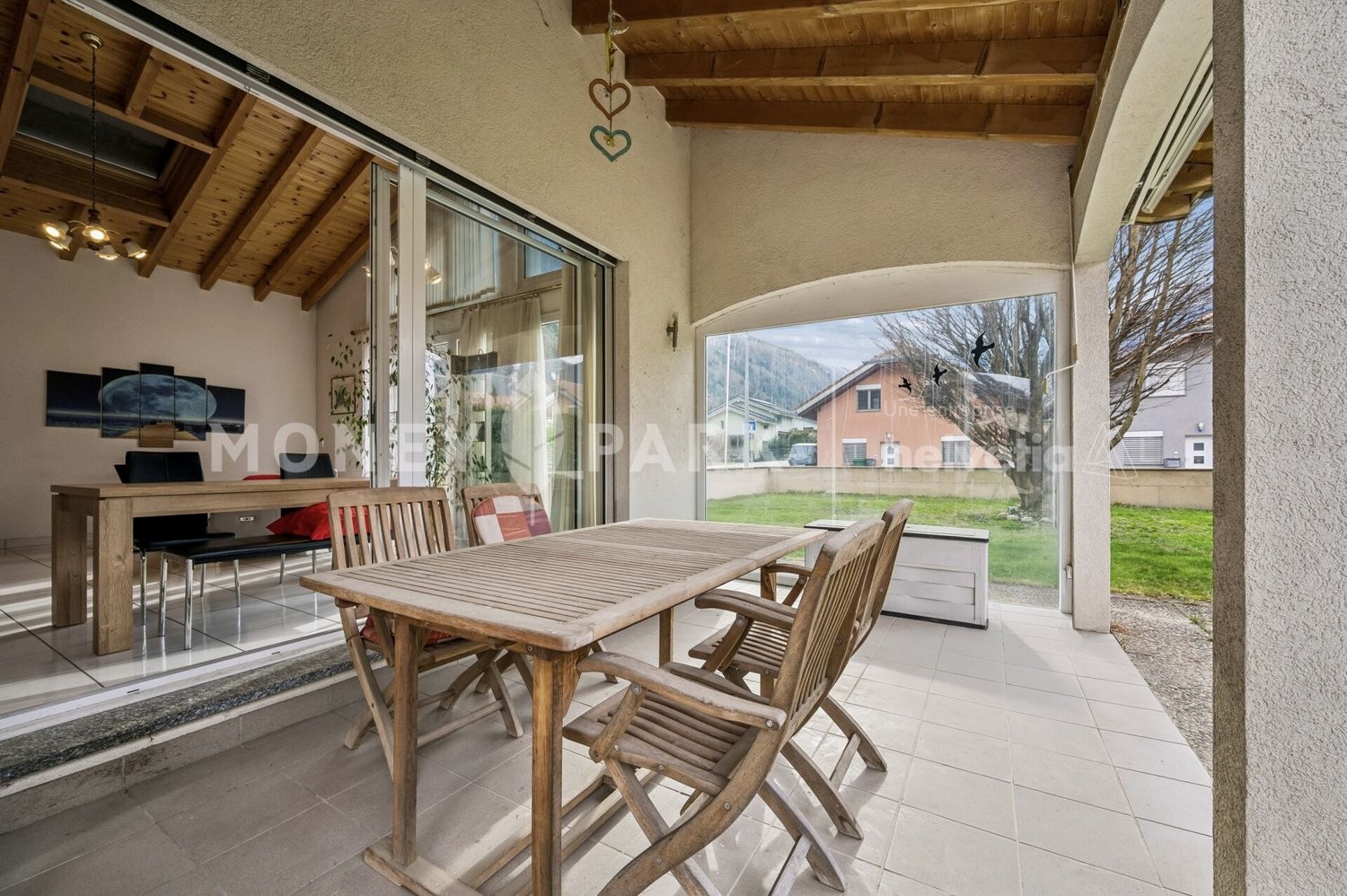 5 rooms villa