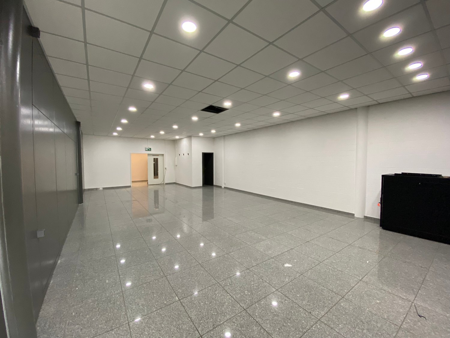 108m² commercial
