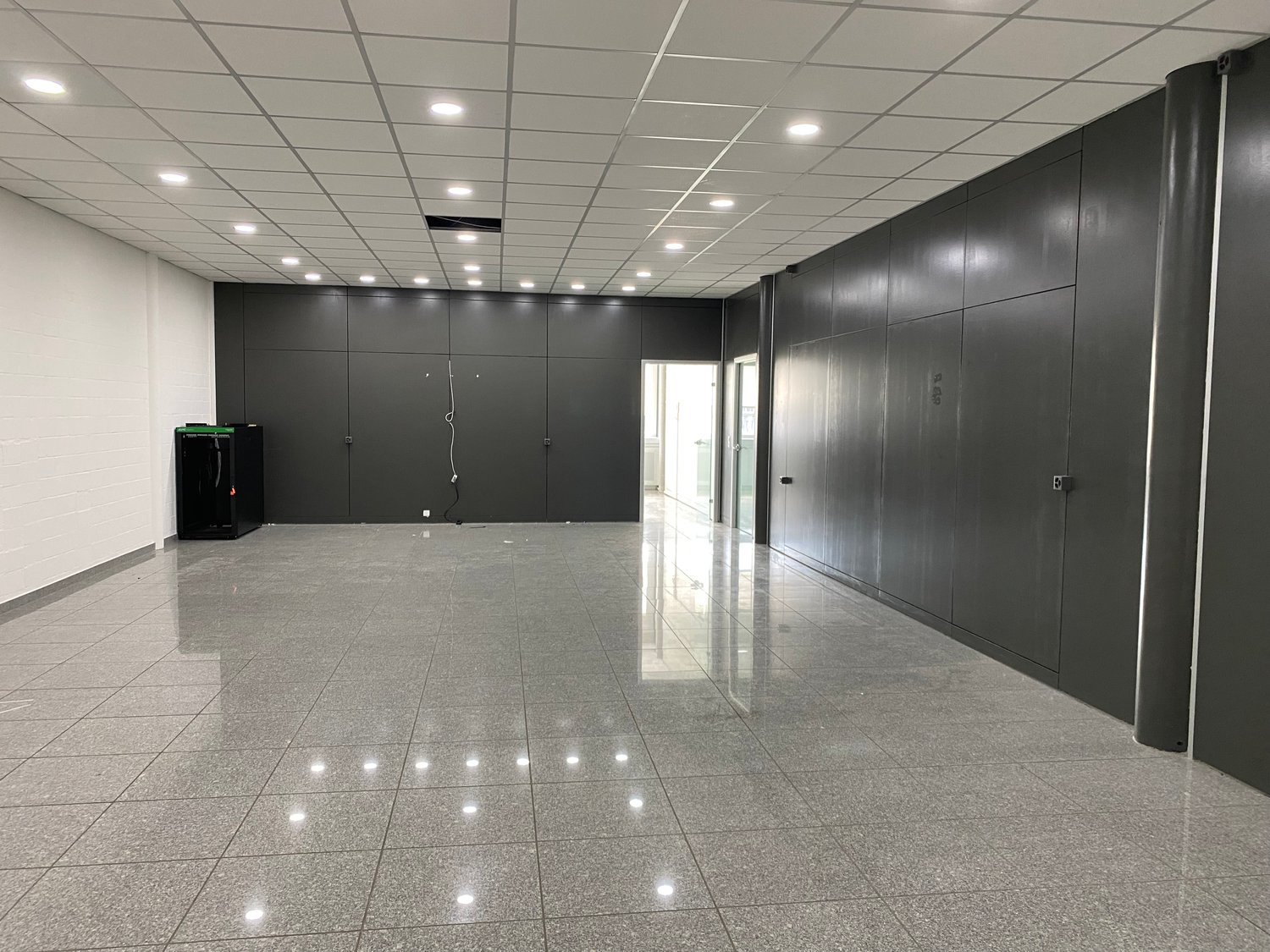 108m² commercial