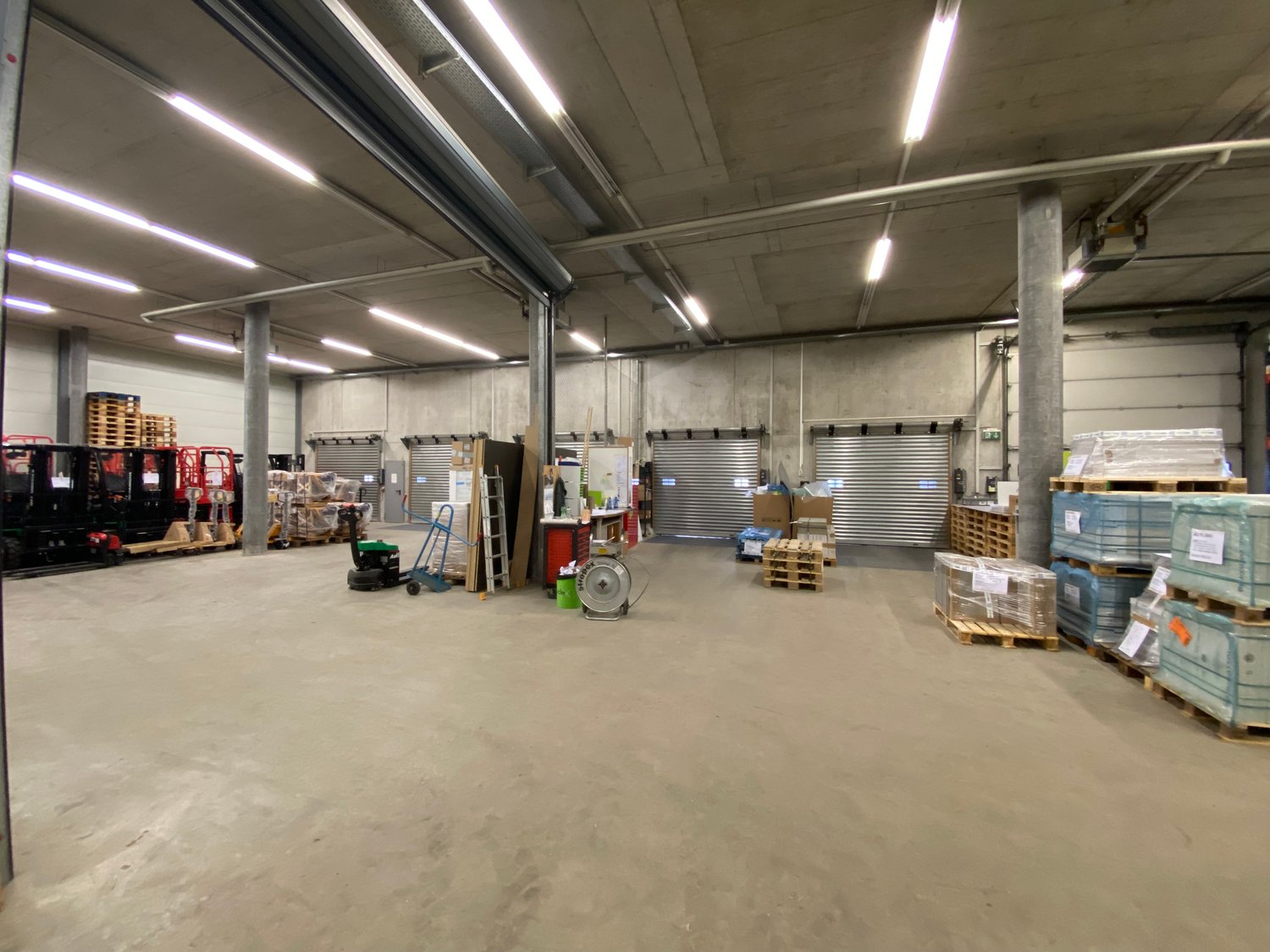 108m² commercial