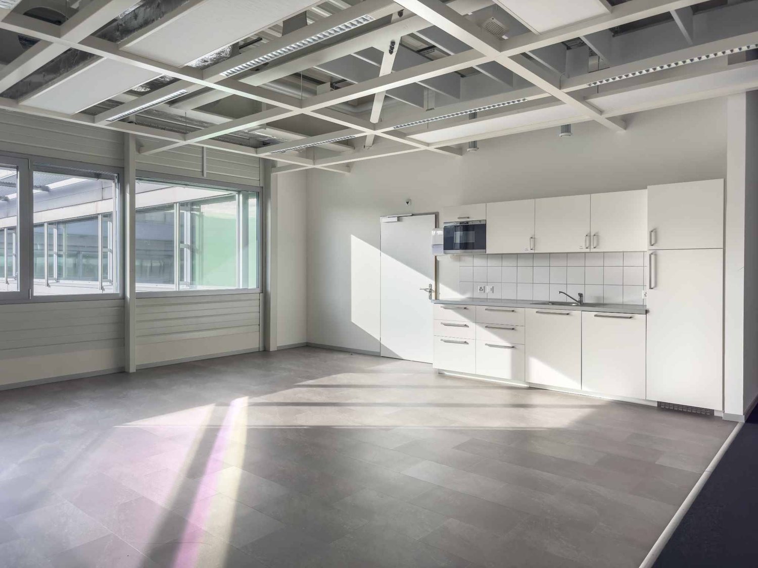 1393m² office
