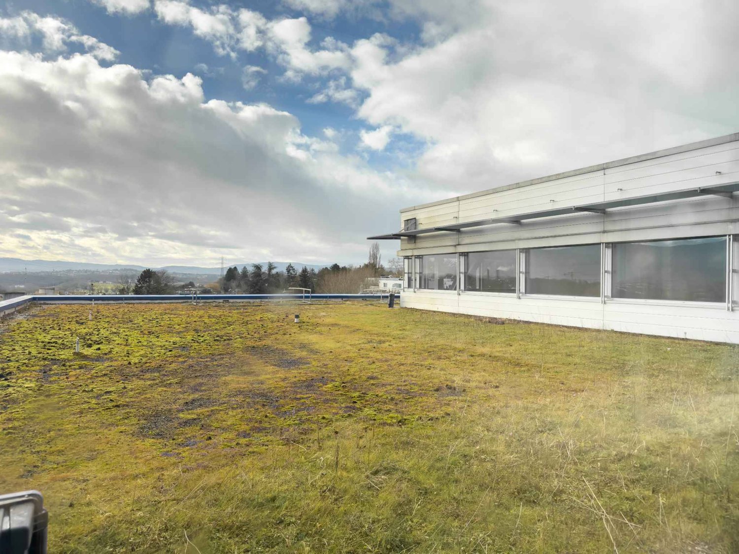 1393m² office