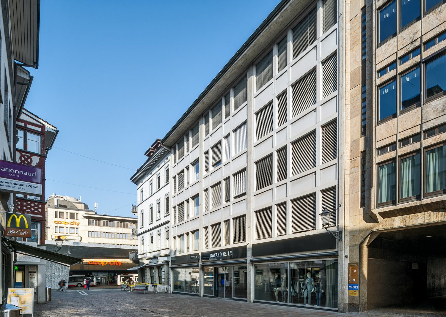 176m² office