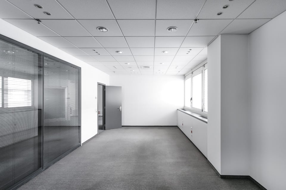 990m² office