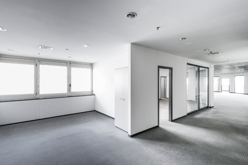 990m² office