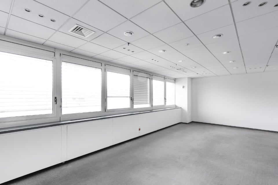990m² office