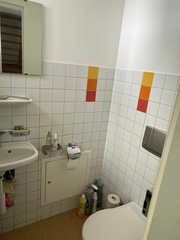 60m² office