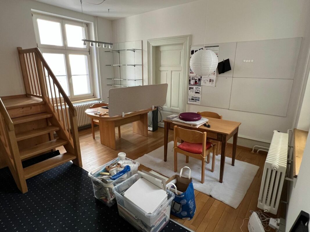 60m² office
