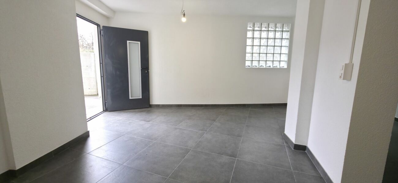 45m² commercial