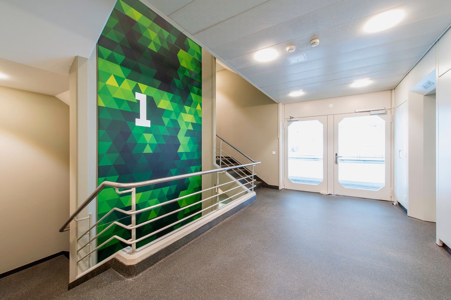 1912m² office