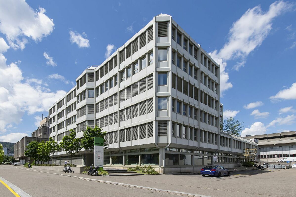 1912m² office