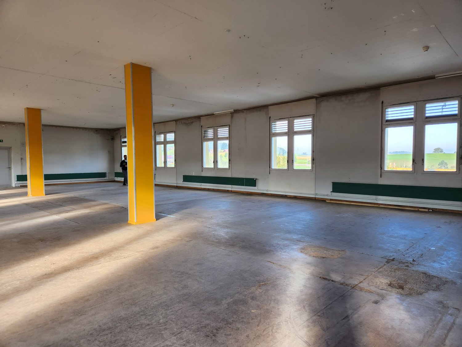 336m² commercial