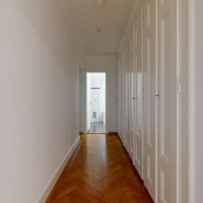 6 rooms apartment