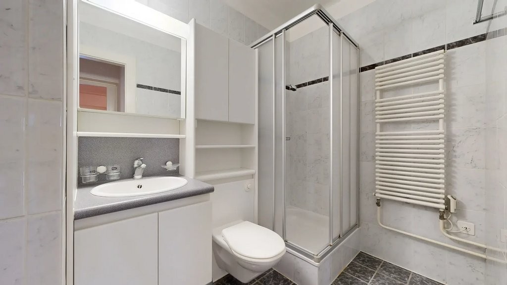 6 rooms apartment