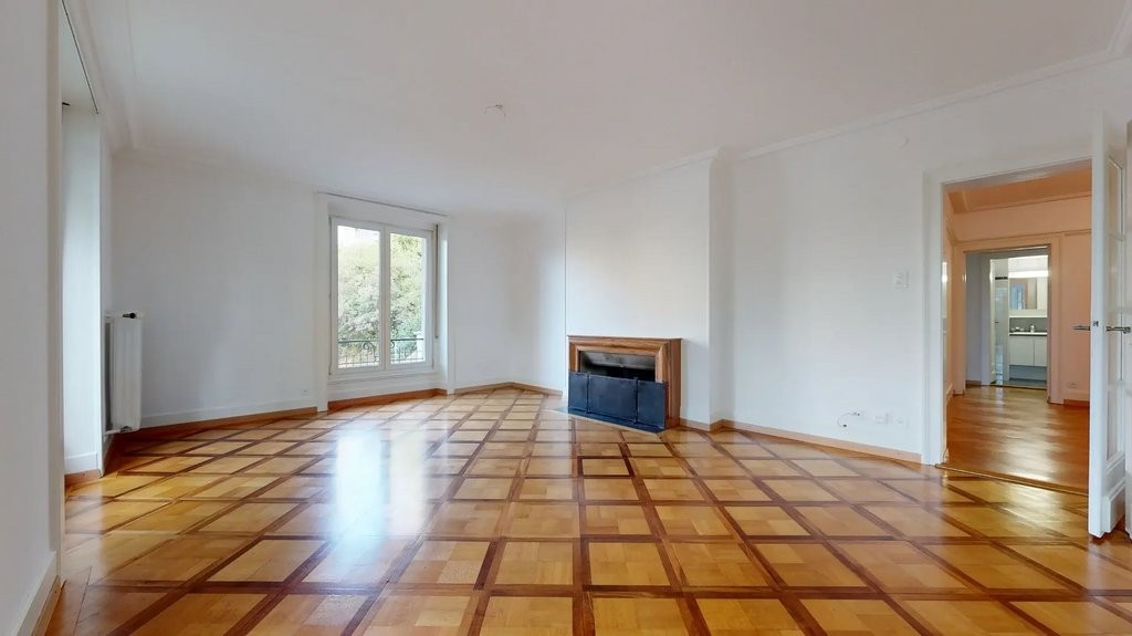 6 rooms apartment