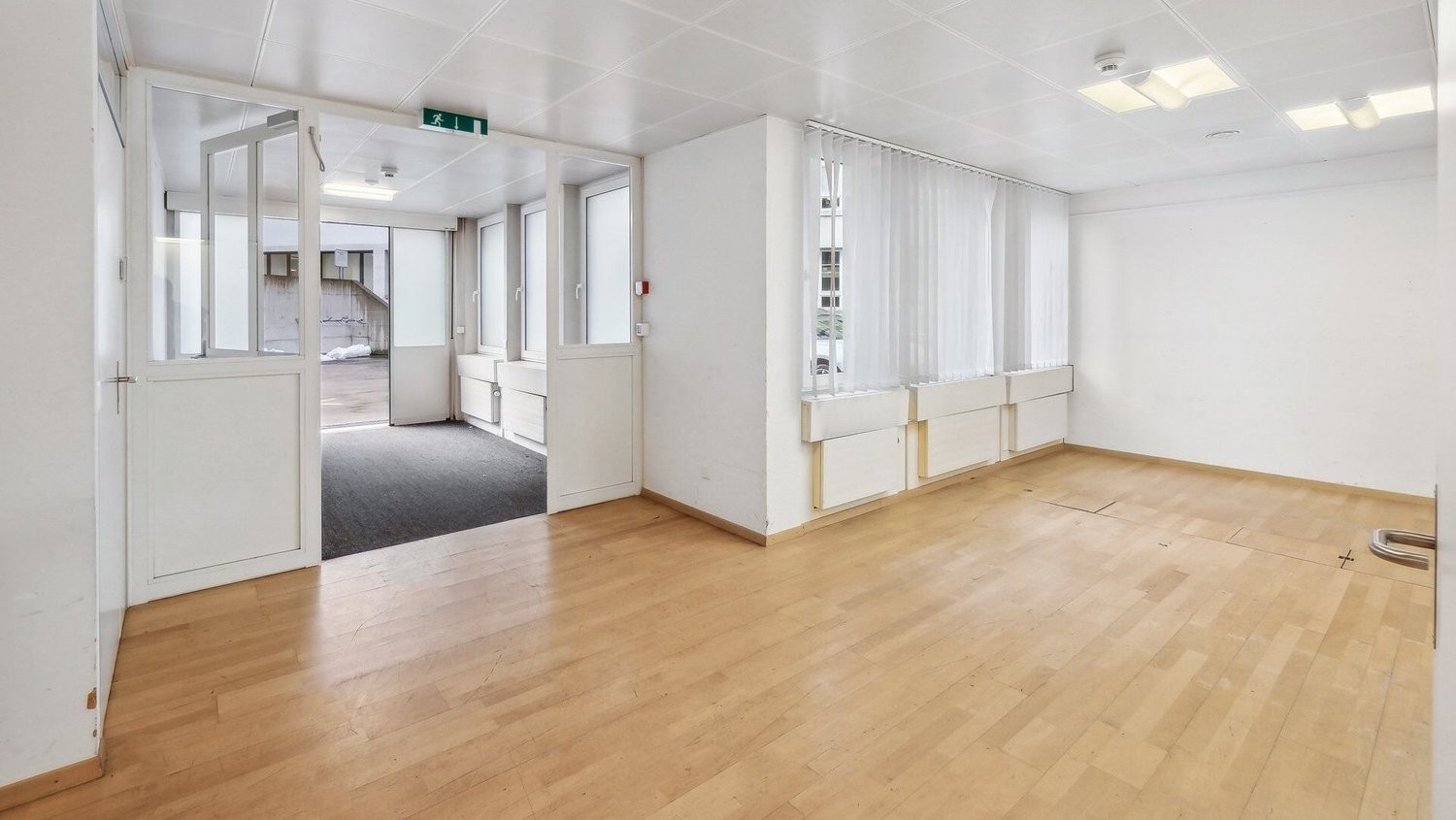 385m² commercial