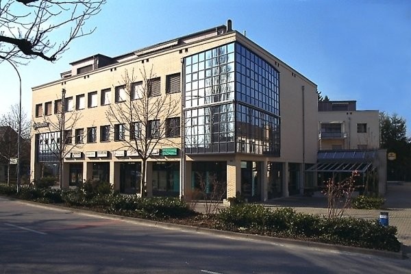 81m² shop