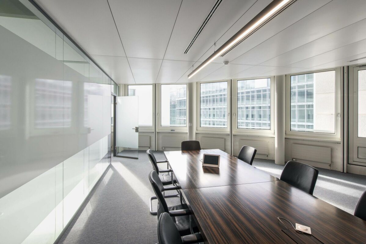 1120m² office