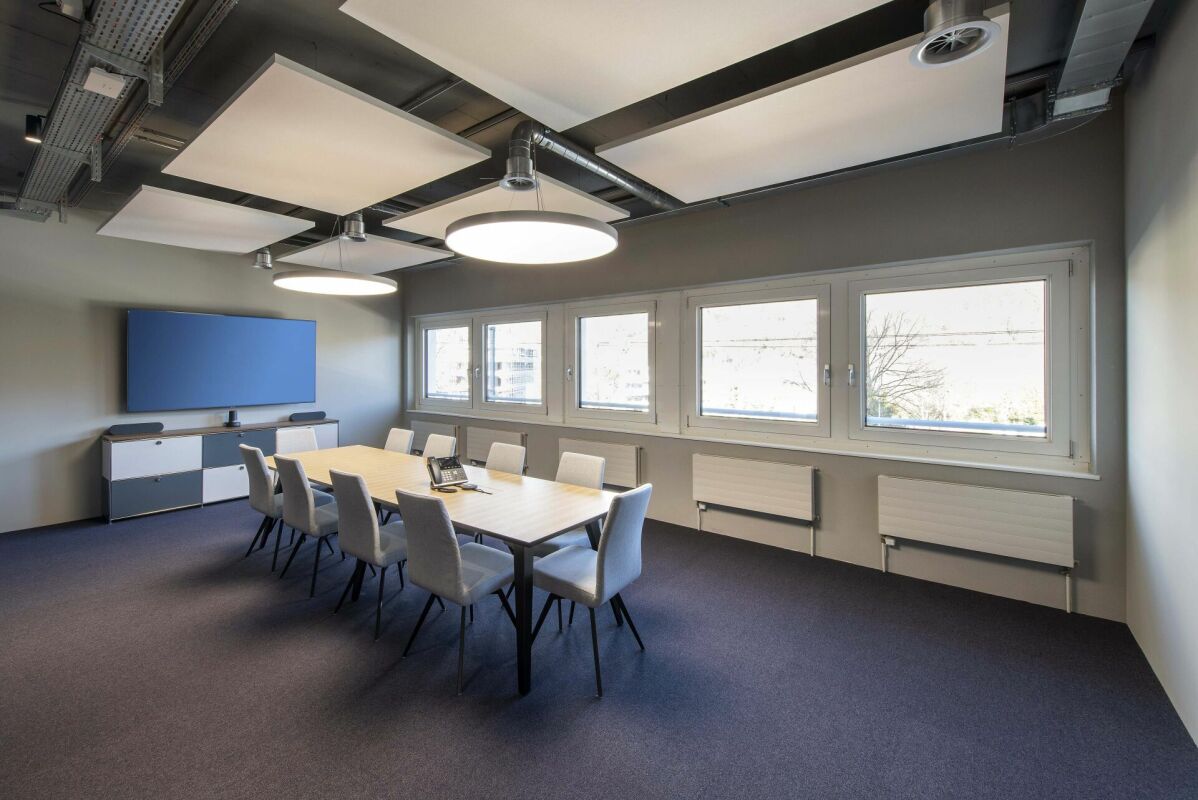 1120m² office