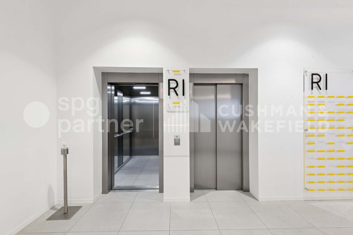 2000m² Atelier
