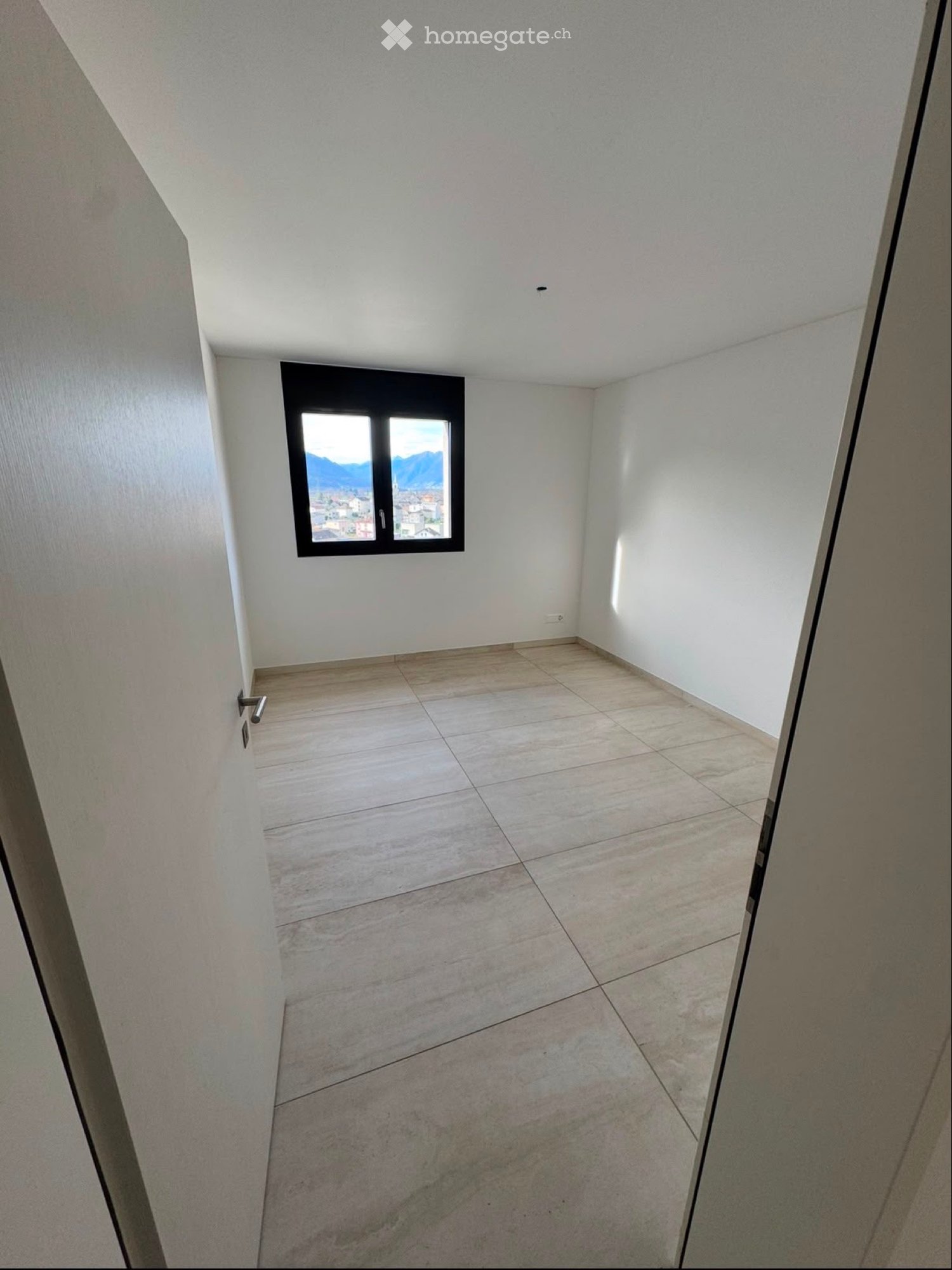 5 rooms apartment