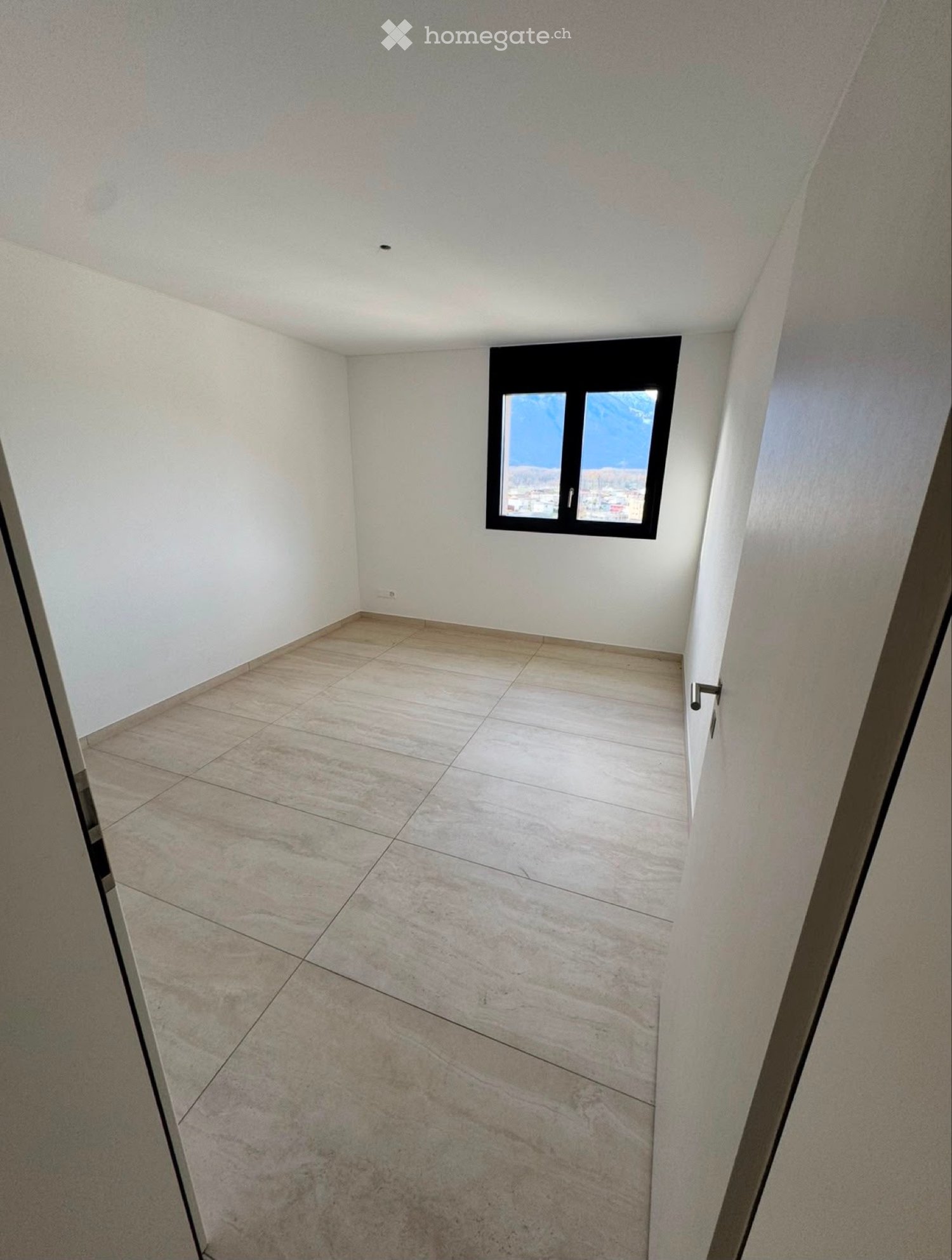 5 rooms apartment