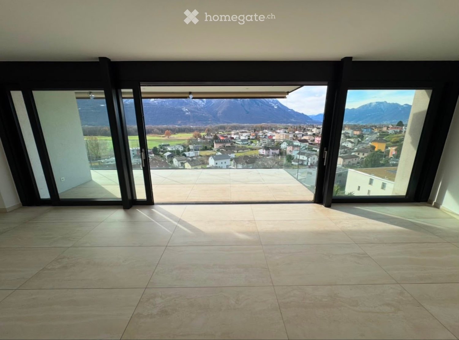 5 rooms apartment