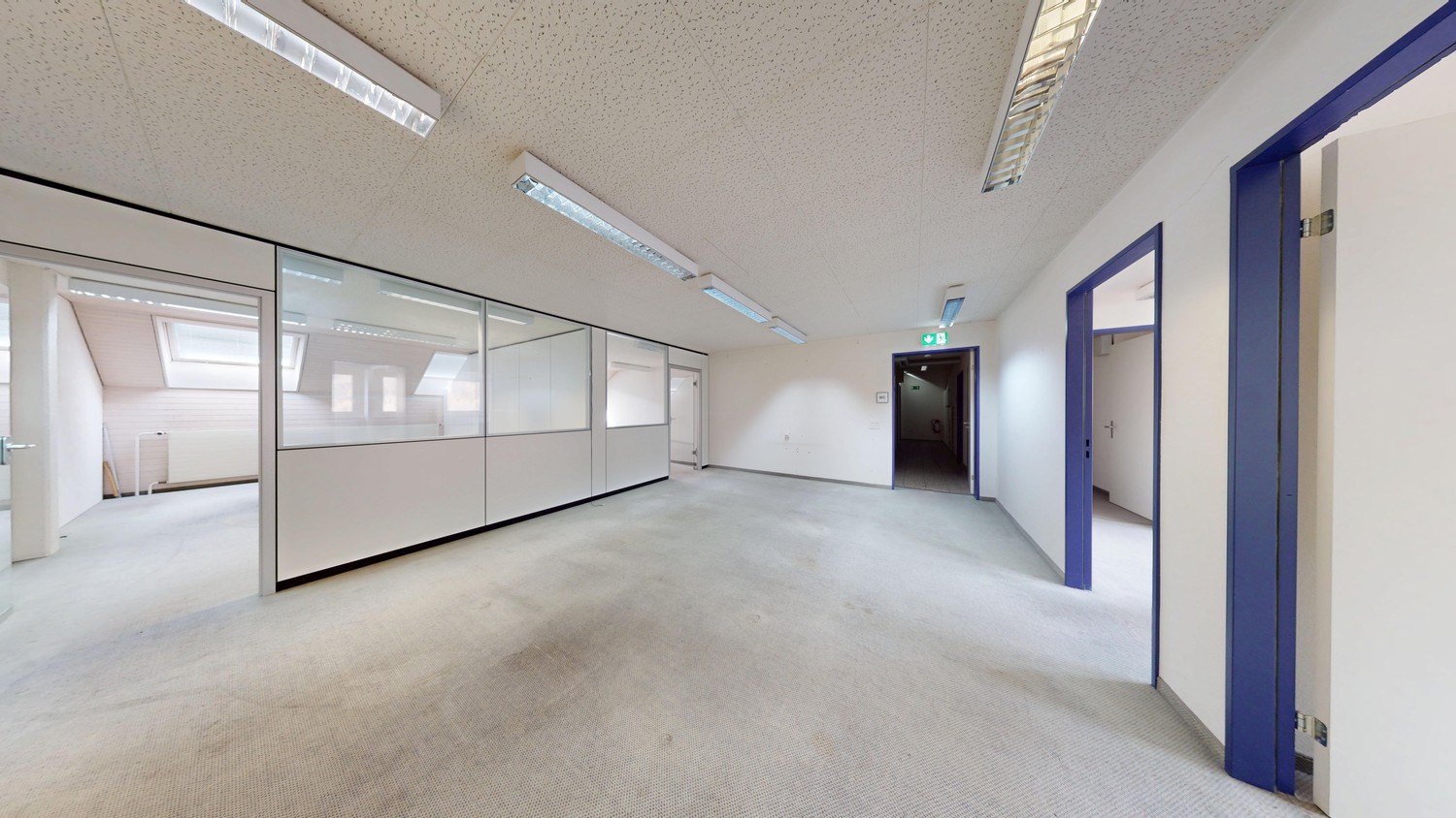 339m² office