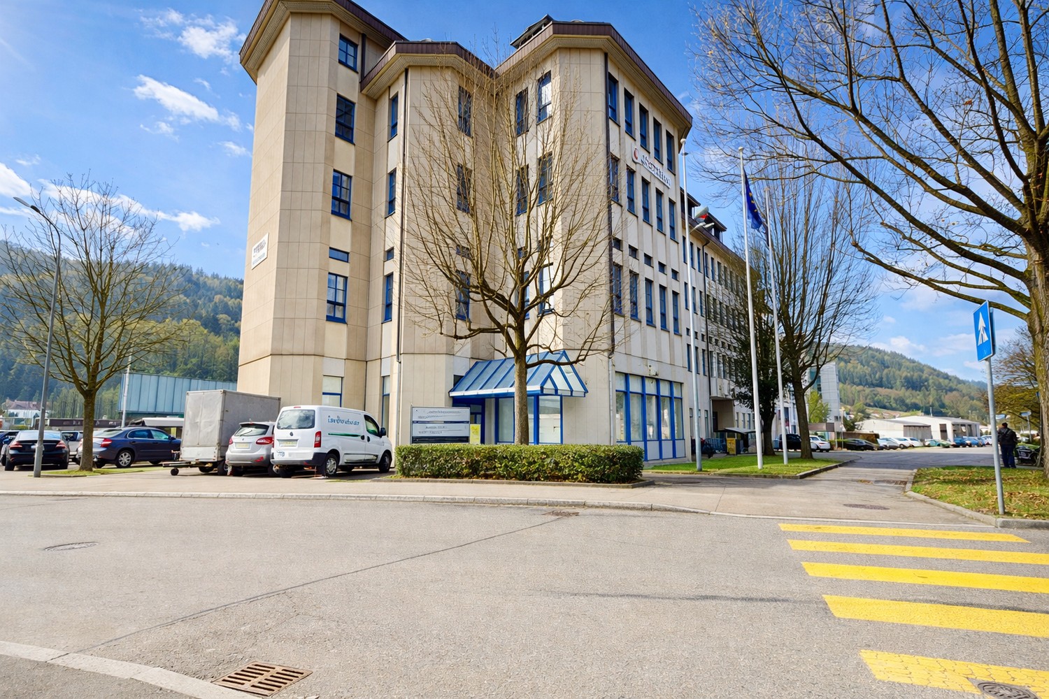 339m² office