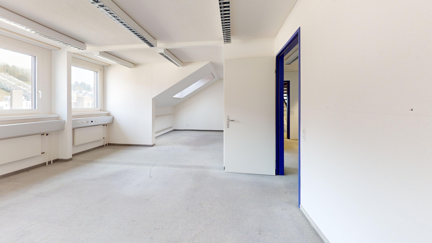 339m² office