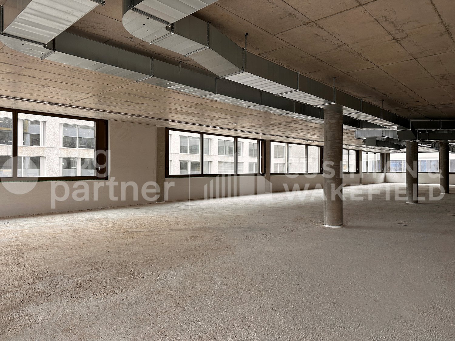 140m² office