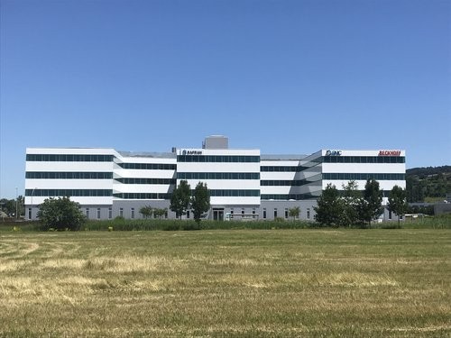 151m² office