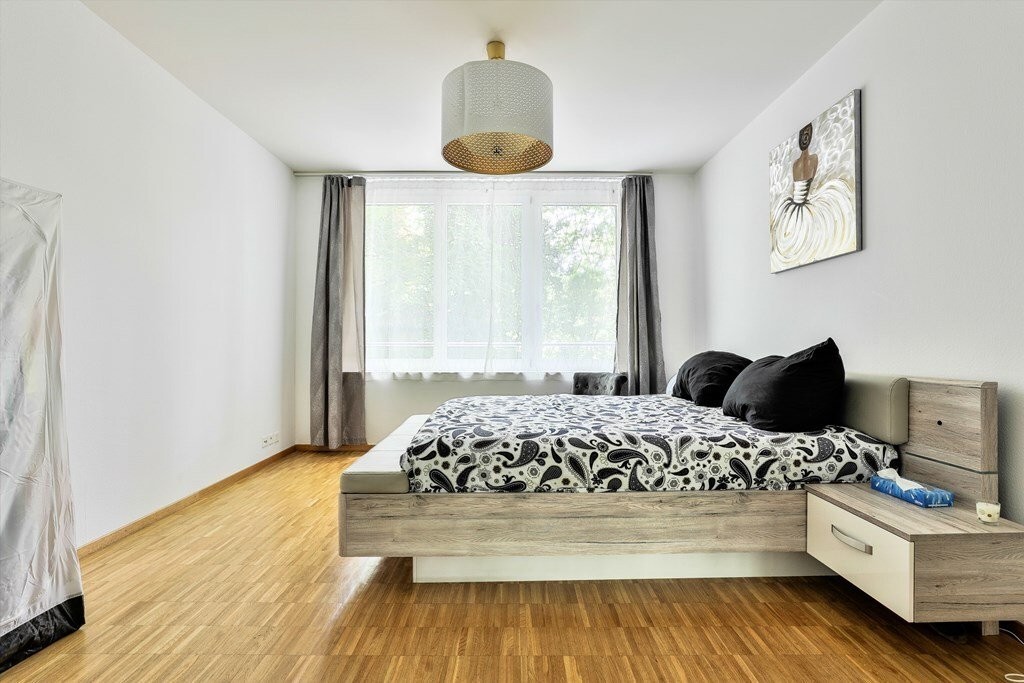 5 rooms apartment