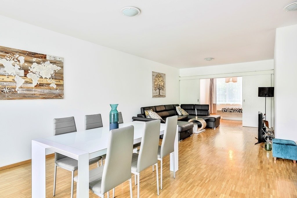 5 rooms apartment
