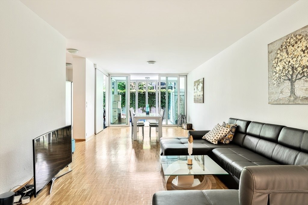 5 rooms apartment