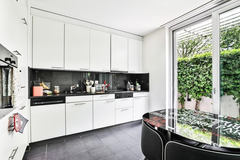 5 rooms apartment