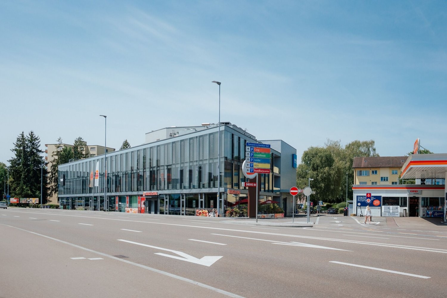 593m² commercial
