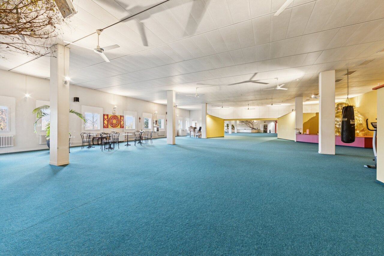 562m² commerciale