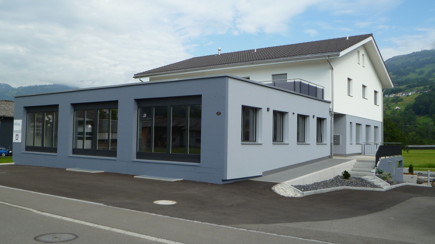 50-150m² commercial