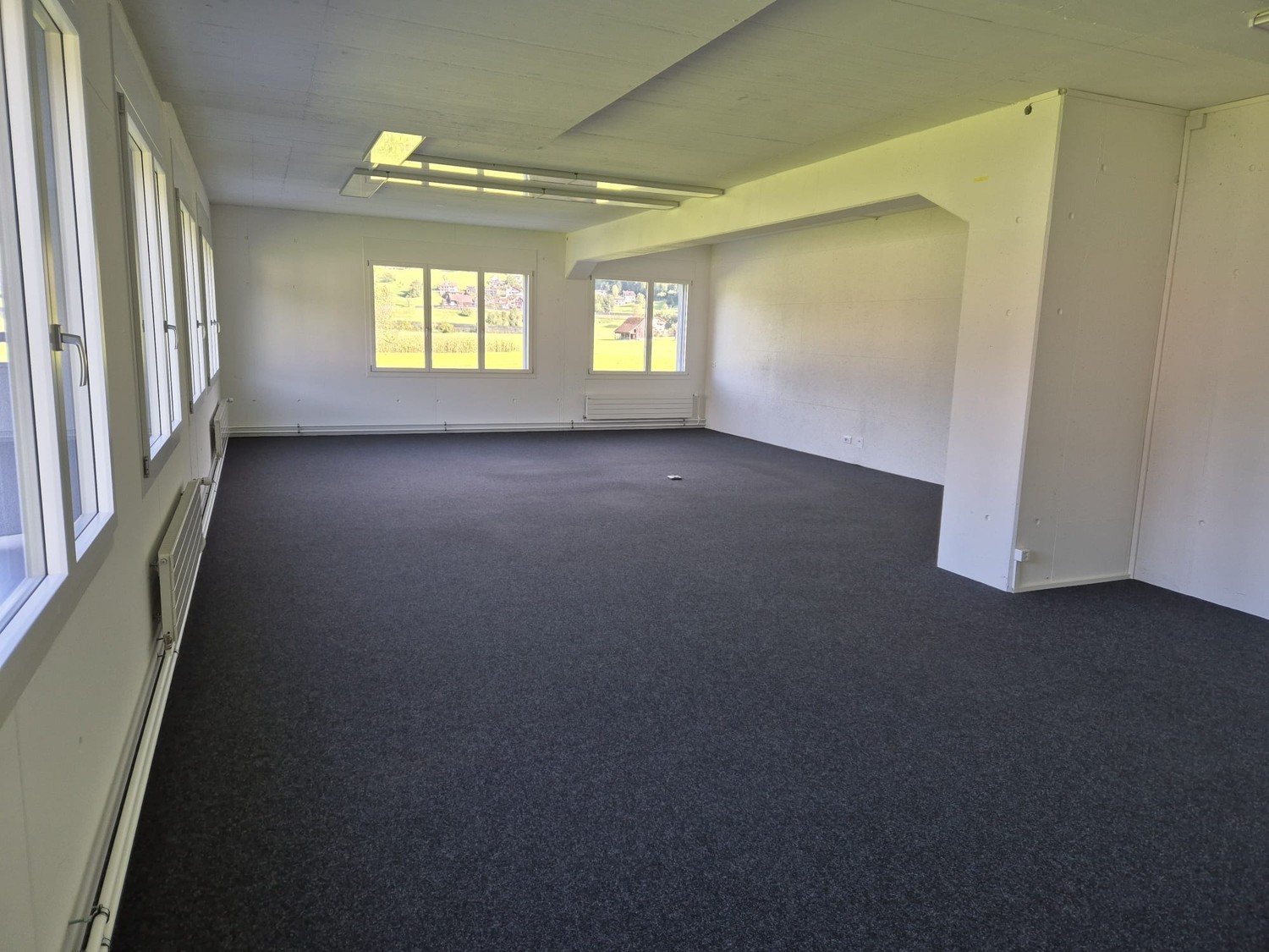 50-150m² commercial