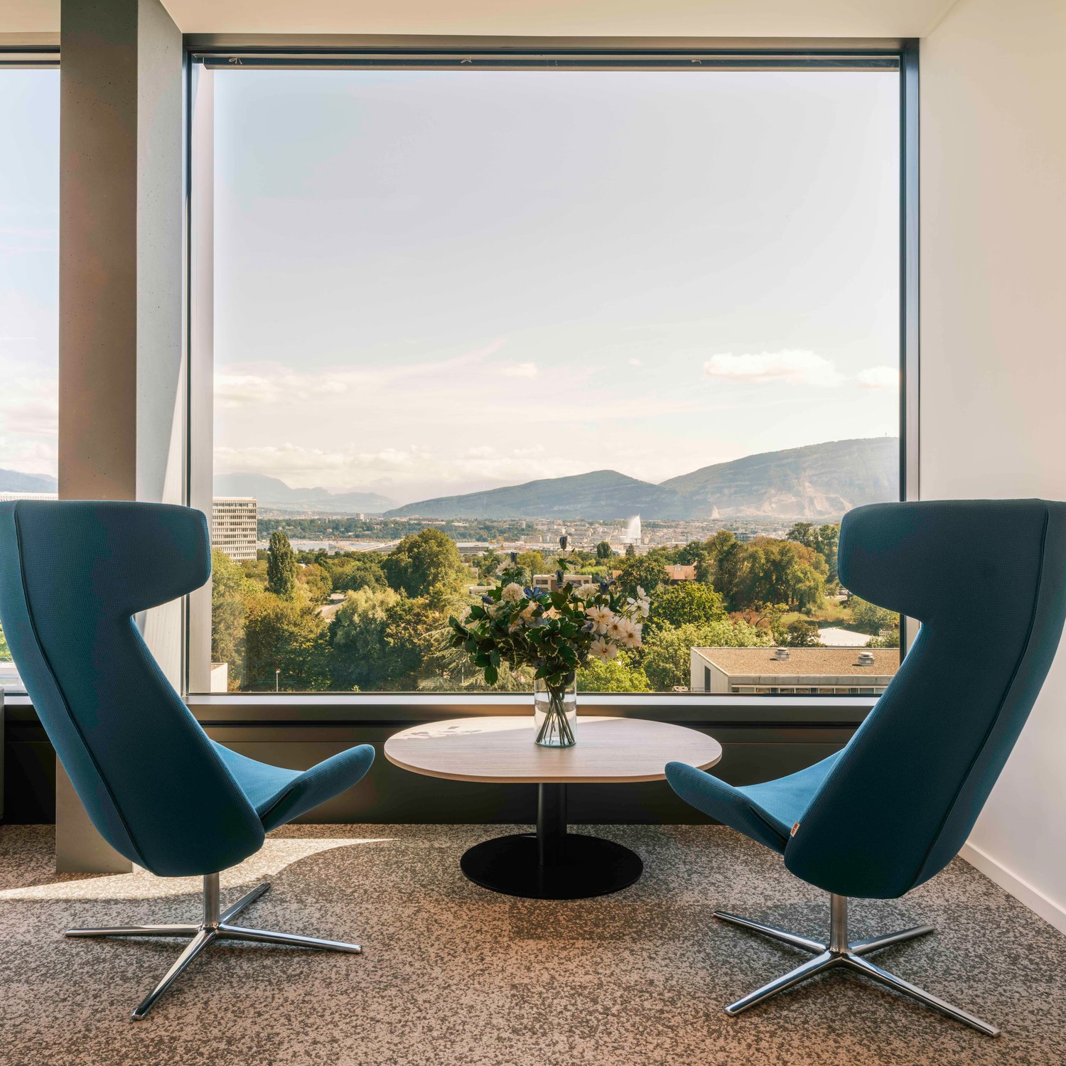 600m² office